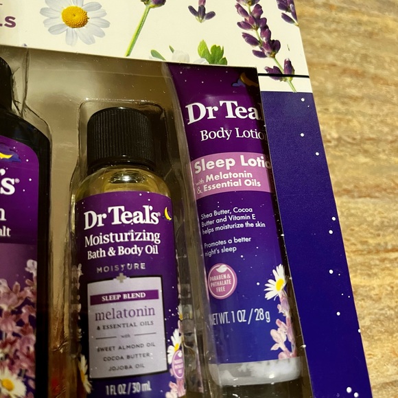 NIB Dr Teal’s sleep bath 5-piece bath and body with megaton and essential oils - Picture 7 of 13
